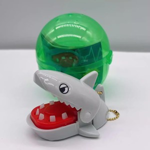 YELL Japón Genuino PVC Twist Egg Bite Little Shark Game Pequeño Accesorio Colgante Regalo para Niños - Product Image 6