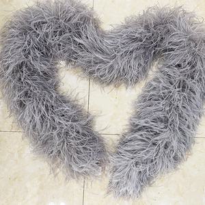 Vente en gros <span class=keywords><strong>plume</strong></span> d'autruche <span class=keywords><strong>pas</strong></span> chère 4 plis teints plumes <span class=keywords><strong>boa</strong></span> de mode de couleurs différentes pour tissu vêtements décoration design - Product Image 5