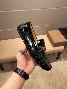 Mocasines de Cuero Charol Negro para Hombre con Adorno Metálico Dorado, Zapatos de Conducir de Lujo Sin Cordones para Hombre - Product Image 6