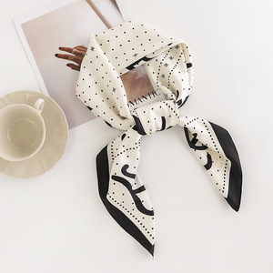 Symboles de la mode Foulards en satin élégants de luxe léger Multi couleur doux 90*90 Foulards Satin - Product Image 2