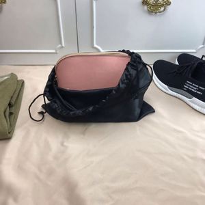 Sacs à poussière en satin noir de haute qualité avec logo personnalisé, sacs en satin de soie à cordon pour perruques, emballages pour vêtements et chapeaux, pour promotions - Product Image 4
