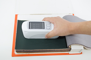 CHN Spec CS-300 SE - Luxmètre portable à angle unique - Logiciel standard - Grande capacité de stockage - Données précises - Product Image 2