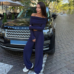 ชุดเสื้อผ้า2ชิ้นสำหรับผู้หญิงชุดอยู่บ้านเปิดไหล่และกางเกงขาตรงสีล้วนเรียบง่ายเอวยางยืดแบบลำลอง - Product Image 4