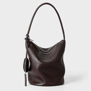 Sac seau minimaliste et décontracté en cuir <span class=keywords><strong>de</strong></span> vachette premium avec pochette à monnaie ronde détachable, sac hobo chic et urbain - Product Image 5