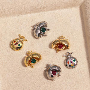 Nuova <span class=keywords><strong>collana</strong></span> di <span class=keywords><strong>coccinella</strong></span> placcata in rame placcato in oro <span class=keywords><strong>con</strong></span> intarsio di zirconi realistica <span class=keywords><strong>collana</strong></span> pendente in miniatura 3D <span class=keywords><strong>coccinella</strong></span>. - Product Image 1