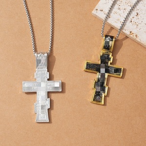 Collier pendentif croix pour homme, en alliage de zinc noir, finition antique dorée, serti de pierres, forme croix rétro, bijou cadeau - Product Image 3