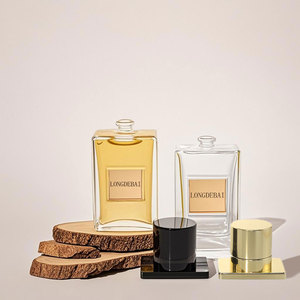 Flacon de parfum carré au design unique, flacon de parfum de 80 ml, flacons de parfum vides transparents avec bouchon magnétique - Product Image 5