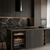 Meuble de cuisine moderne en acier inoxydable noir cannelé, îlot modulaire écologique avec panneau nervuré, appareils intégrés et évier en marbre
