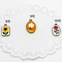 Nouveautés FSSCM-10 : Breloques émaillées florales coréennes mignonnes, pendentifs dorés en forme de fruits, lettres et feuilles tropicales, breloques cadeaux pour la Fête des Mères