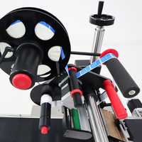 Machine d'étiquetage automatique pour cartons, applicateur d'étiquettes sur surface plate supérieure et d'angle