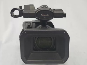 Cámara de Video Digital Panasonic AG-DVX200MC 4K de Alta Gama, 90% Nueva, con Lente Integrada - Product Image 5
