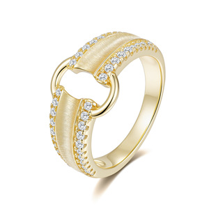 Bague en argent sterling S925 finition brossée, forme cadenas, moissanite 12 mm de large, plaqué or 14 carats, bijoux fins pour femme, idéale pour cadeau ou soirée - Product Image 1