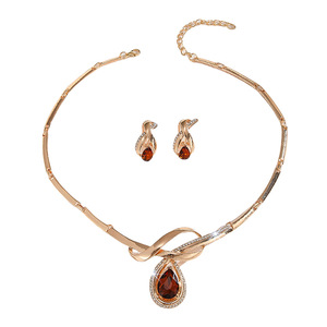 Juego de Joyería de Collar y Aretes con Cristales Marrones y Diamantes de Imitación Blancos Chapados en Oro para Mujeres, Ideal para Fiestas - Product Image 5