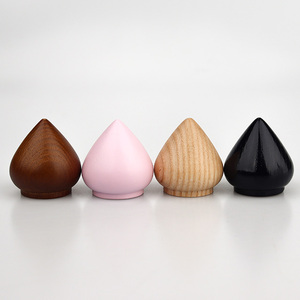 Couvercle en bois de forme unique de chapeau de couronne en bois durable du Vietnam pour l'emballage de parfum - Product Image 2