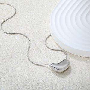 Collar de Joyería de Acero Inoxidable Personalizado, Colgante de Corazón Liso, Chapado en Oro de 18K PVD, Estilo Moderno, Cadena de Serpiente, Joyería para Mujer - Product Image 4