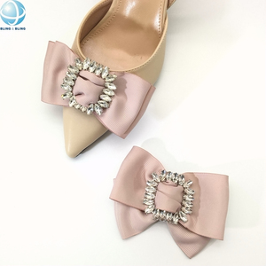 ミニマリストの淡いピンクのボウノット靴クリップクリスタルウェビングの弓のバックル結婚式の靴のブローチレディース靴の装飾 - Product Image 1