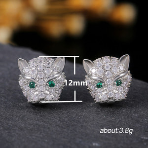 Orecchini a perno con testa di leopardo da donna, design animale trendy, gioielli scintillanti per tutti i giorni e feste - Product Image 5