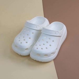 Women's Summer Closed Toe <b>Clogs</b> Breathable Plastic Upper EVA Sole <b>Slippers</b> Light Gray - Product Image 2