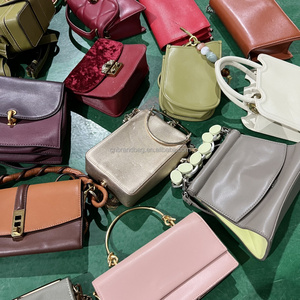 Bolsos de marca usados A18 para mujer, éxito de ventas, bolsos de segunda mano, bolsos <span class=keywords><strong>CK</strong></span> de primera calidad para mujer, en fardos en buen estado - Product Image 1