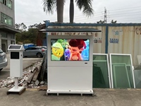 Kiosque d'affichage numérique LCD solaire commercial extérieur de 32 pouces avec batterie LiFePO4, affichage publicitaire 2000 nits Totem