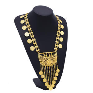 Nuova Collana Trendy con Pendente a Mezzaluna Lungo in Lega Dorata Stile Medio Orientale di Dubai, Catena in Stile Palazzo con Motivo a Bambù - Product Image 6