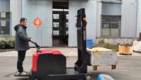 Chariot élévateur électrique contrepoids neuf, très demandé, avec batterie au plomb-acide, pneus en polyuréthane, conduite debout, portée à trois niveaux