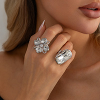 Bague Fleur INS Entièrement Ornée de Strass, Zircon Rond à Quatre Griffes, Bague en Acrylique, Bijou de Luxe Léger pour Femme, Cadeau, Style Quotidien