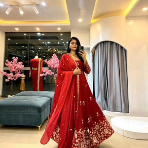 Robe Anarkali longue brodée rouge pour femme, tenue de mariage traditionnelle indienne et pakistanaise, coupe régulière, en polyester extensible - Product Image 1