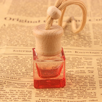 BYPE par PERFUME 8ml Bouteille de désodorisant de voiture vide Bouteille de parfum de diffuseur de voiture suspendue en verre coloré coloré avec bouchon en bois