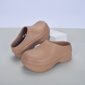 Zuecos de Chef para Hombre, Suela Gruesa, Punta Cerrada, Negros, Impermeables, Antideslizantes, Zapatos Casuales, Altura del Tacón 2-3cm, Estilo Simple para Parejas - Product Image 2