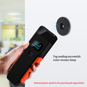 Système <span class=keywords><strong>de</strong></span> surveillance électronique RFID Watchman Clock pour patrouille avec écran LCD, port <span class=keywords><strong>de</strong></span> charge USB magnétique et résistance à l'eau - Product Image 5