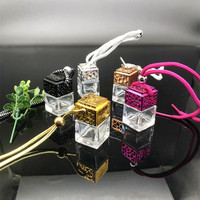 8ml 10ml bouteille carrée pour voiture parfum pendentif désodorisant vide parfum bouteille en verre suspendu diffuseur de parfum fantaisie