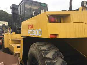 Vente flash : Chariot élévateur d'occasion, matériel de terrassement TCM FD300 à vendre - Product Image 2