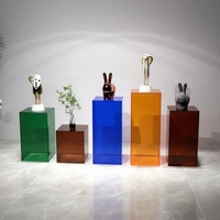 Maßgefertigter Minimalistischer Acryl-Sockel Luxuriöse Eventdekoration Transluzenter Acryl-Präsentationsständer für Museum Galerie Ausstellung