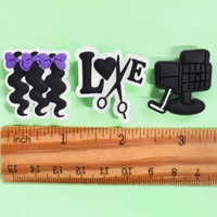 Vente en gros de breloques de chaussures en pvc, sèche-cheveux en caoutchouc souple, série de coiffure, décorations de boucles de créateur pour chaussures et sabots