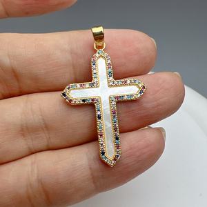 En gros Personnalisé Zircon Naturel Coquillage <span class=keywords><strong>Croix</strong></span> Pendentifs Métal <span class=keywords><strong>Nacre</strong></span> Collier Charmes Pour La Fabrication De Bijoux DIY Accessoires Matériel - Product Image 2