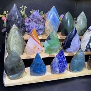 Adorno de Apatita Azul Cristalina Natural Kindfull, Cristal Curativo con Forma de Llama para Decoración del Hogar - Product Image 2
