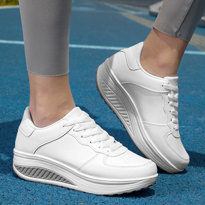 Chaussures de sport décontractées et confortables pour femmes, style chunky, en PU résistant à l'usure, idéales pour la plage, les vacances, le camping et le quotidien, parfaites pour les sports d'été. - Product Image 1