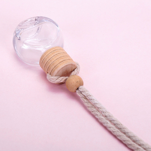 Accessoire pour voiture Pendentif de parfum Rafraîchisseur d'air liquide Diffuseur d'arômes d'huiles essentielles pour l'intérieur de la voiture - Product Image 5