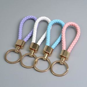 Llavero Giratorio de 360 Grados con Cuerda Trenzada y Colgante de Cuero PU para Hombre y Mujer - Product Image 3