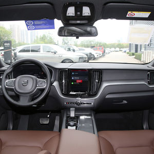 VoIvo <span class=keywords><strong>XC60</strong></span> <span class=keywords><strong>T6</strong></span> Inscription 4 cylindres AWD suralimenté et turbocompressé 2019 d'occasion prêt à être expédié dans le monde entier avec Clean Title - Product Image 4