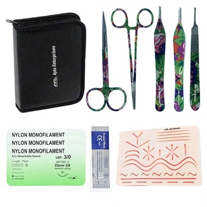 Kit de formation complet aux sutures chirurgicales pour étudiants, avec coussin d'entraînement, kit de sutures, instruments médicaux et kit de pratique des sutures pour la médecine et les soins infirmiers - Product Image 1