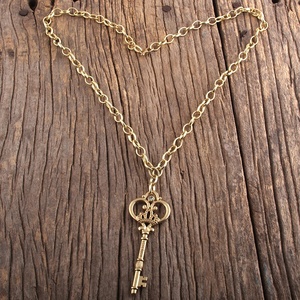 <span class=keywords><strong>Collana</strong></span> da Donna alla Moda Bohémien con Ciondolo a Forma di Corona, Foglia, <span class=keywords><strong>Coccinella</strong></span> e Chiave dell'Amore per San Valentino, Vendita all'Ingrosso - Product Image 4