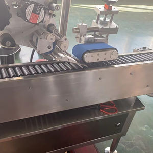 Etichettatrice automatica per tubi di raccolta del sangue per bottiglie di plastica cosmetica - Product Image 2