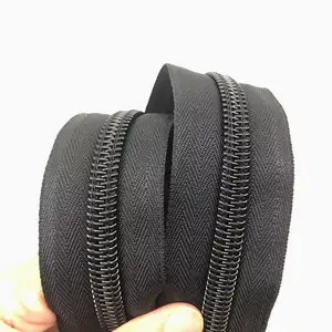 Naylon fermuar rulo uzun zincir naylon toptan 10 # siyah özel LOGO plastik sürdürülebilir fermuarlar giysi için 3 gün 11 gün