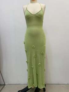 Женское платье с V-образным вырезом - Product Image 3