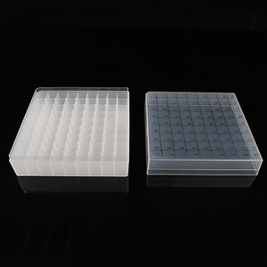 Caja de Congelación Hisamori con 81 Compartimentos, Plástico, para Tubos Criogénicos de 1.8ml y 2ml, con Orificios de Ventilación, para Uso en Laboratorio - Product Image 2