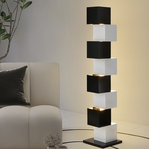 Cojín decorativo moderno de terciopelo geométrico con patrón a cuadros en blanco y negro, estilo nórdico, para sofá. - Product Image 3