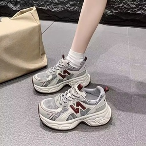 Nouvelles Chaussures de Sport Femme Printemps 2025 Style Coréen Polyvalentes Décontractées Tendance en Maille Respirante à Lacets Rehaussantes - Product Image 3