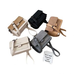 Bolso Bandolera Tipo Cubo de Mezclilla Azul con Textura Tejida, Correa de Hombro Ajustable Decorativa con Flecos de Cuentas de Madera Vintage - Product Image 4